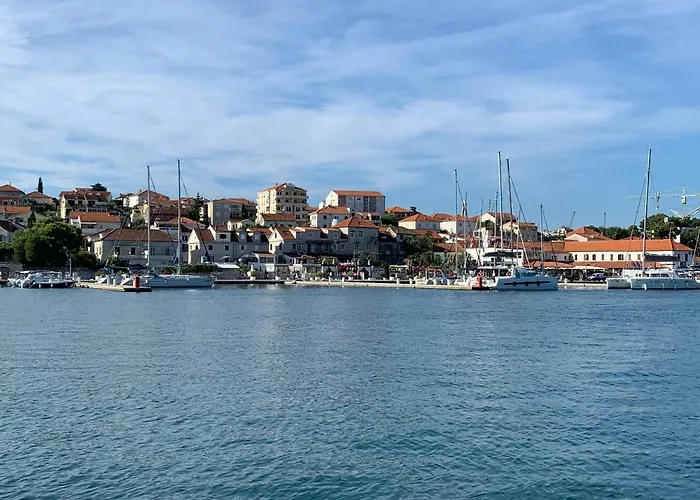 Mentha Lägenhet Trogir